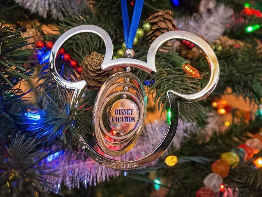 Essential Oil Blends that smell like a Disney Vacation 19 Holdiay smells disney