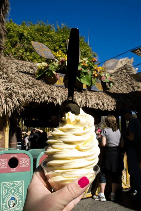 Essential Oil Blends that smell like a Disney Vacation 5 Dole whip Disney Smells