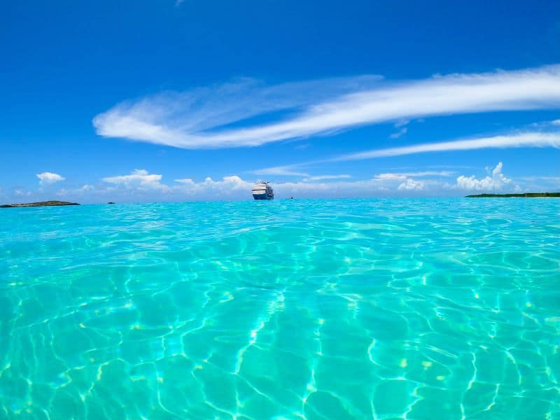 Why Is The Water In The Bahamas So Blue?