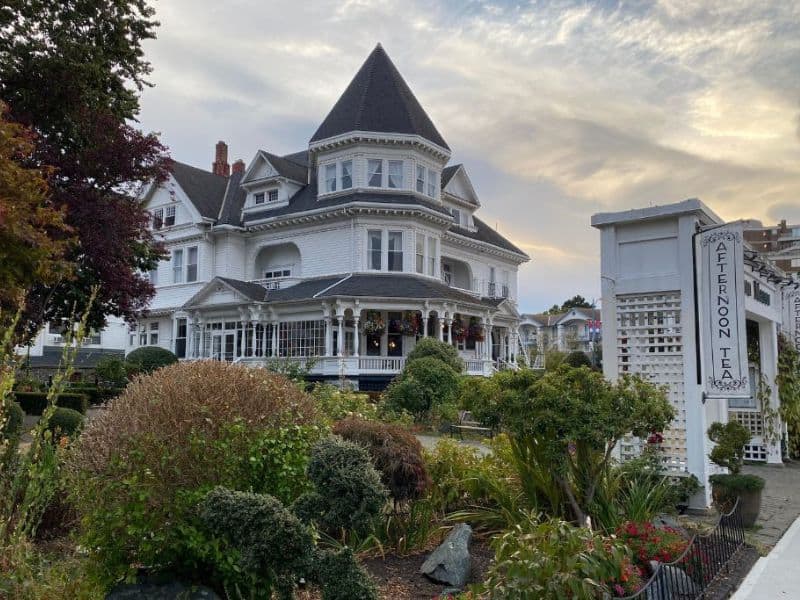 Is Vancouver Island Worth Visiting? 15 Reasons to visit! 14 White building with afternoon tea sign