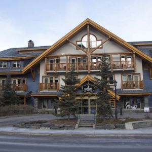 Canadian Rockies: The 12 Most Beautiful Lakes in Banff National Park 16 Fairmont 1