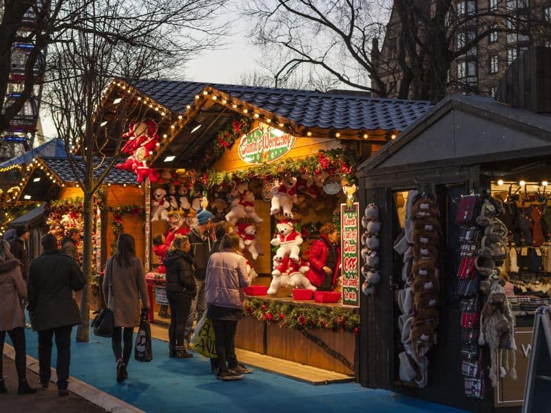 Step into the festive spirit as people gather at the Banff Christmas Market, where twinkling lights, artisanal crafts, and this fantastic winter event to enjoy in the community create a magical holiday atmosphere.