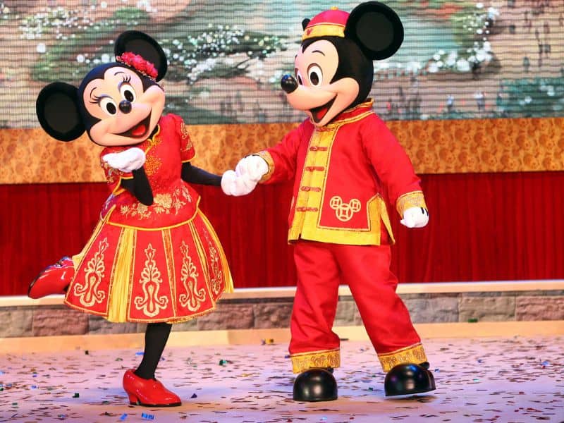 Experience the Magic: What Holidays Does Disneyland Decorate For? 14 Lunar