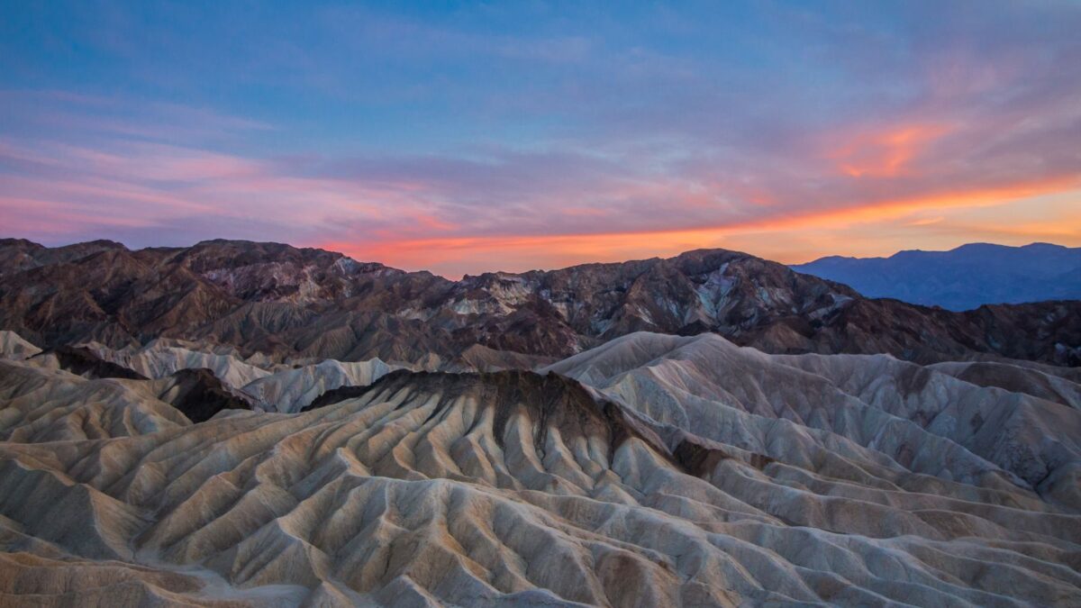10 Breathtaking National Parks That Stay Warm During The Winter 18 Death Valley