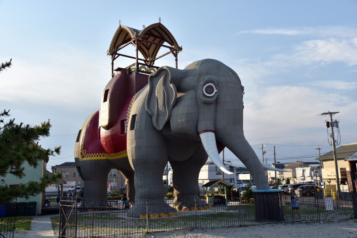 10 Eye-Popping US Roadside Attractions You Need to See! 7 Depositphotos 301776578 L