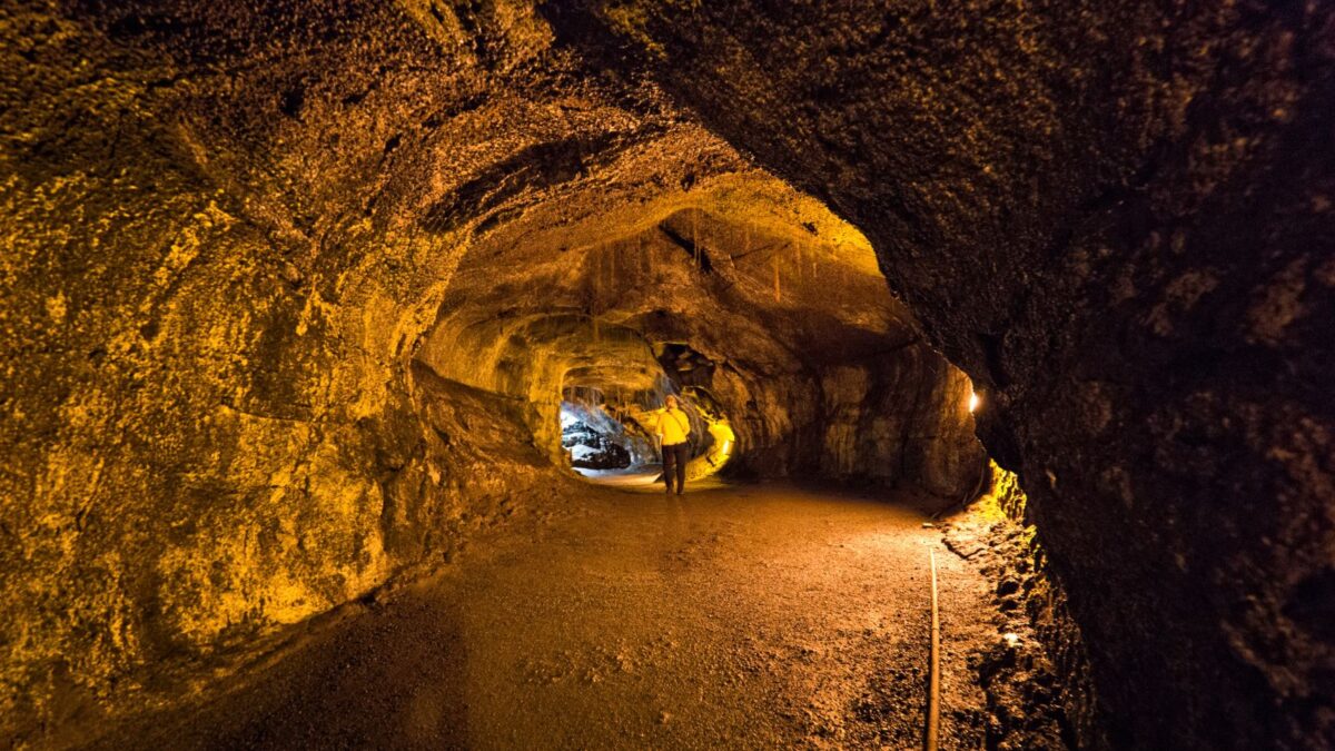 10 Breathtaking National Parks That Stay Warm During The Winter 6 Lava Tube Hawaii Volcanoes National park