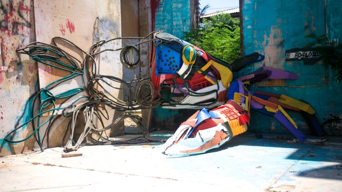 Street art, crab installation in Aruba