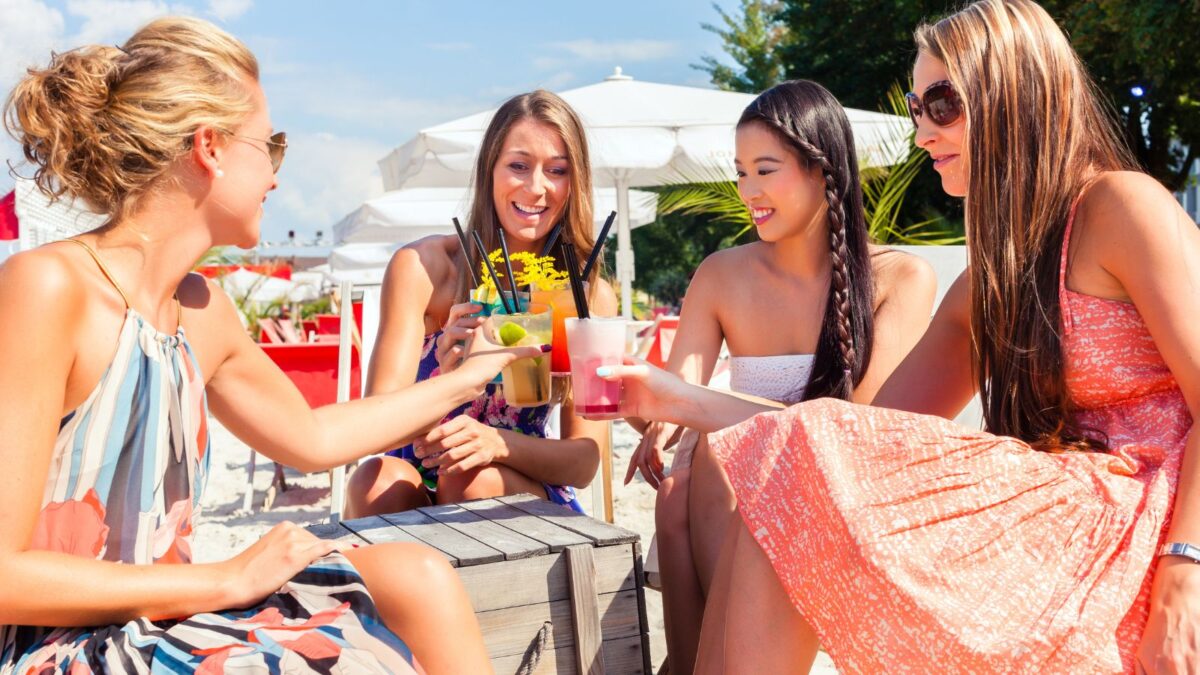 The Top 10 Bars You Need to Check Out in Nassau! 8 drinks 3