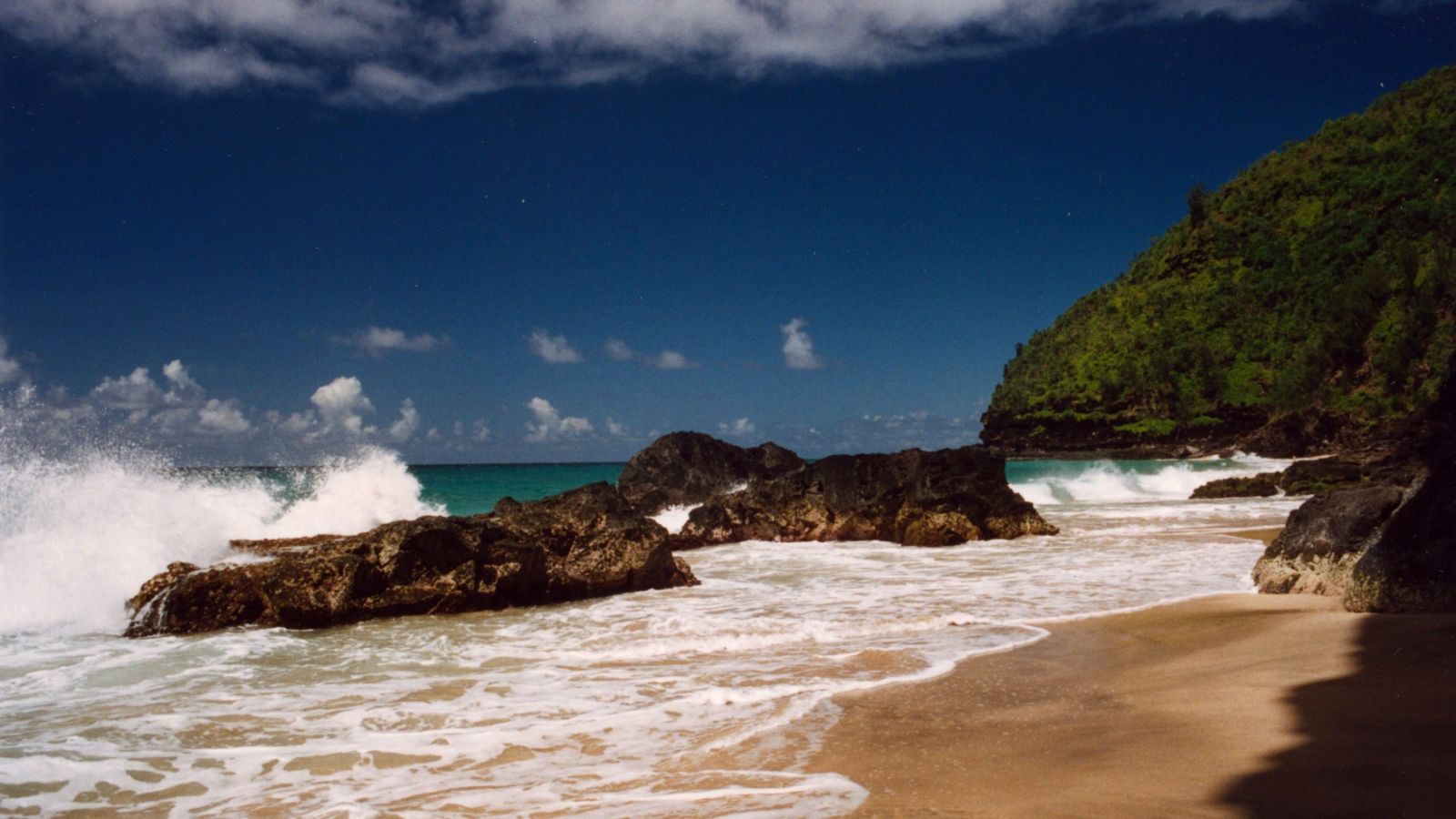 America’s 13 Most Alarming Beaches You Won’t Believe Exist! 6 word image 74105 3