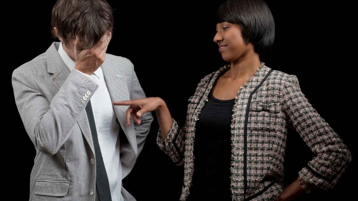 Inside the Narcissist's Playbook: 20 Tactics to Control and Confuse 21 16 Things Women Do That Guys Can't Stand