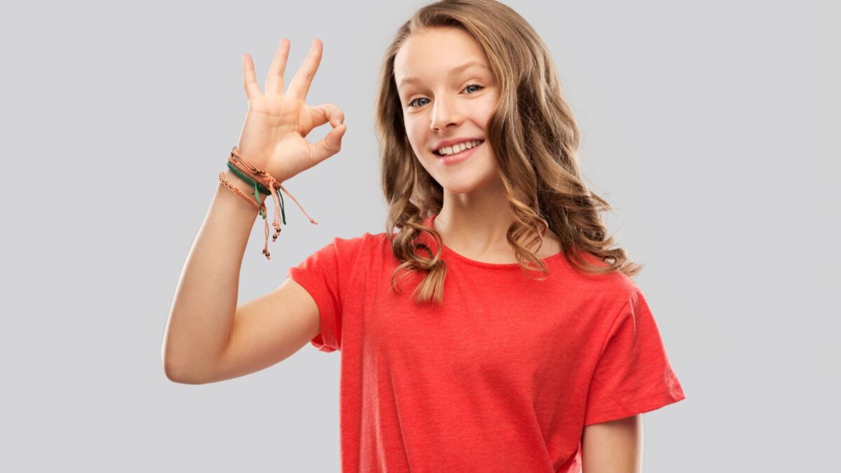 13 Ways To Avoid Getting Scammed On Vacation 19 Friendship bracelet
