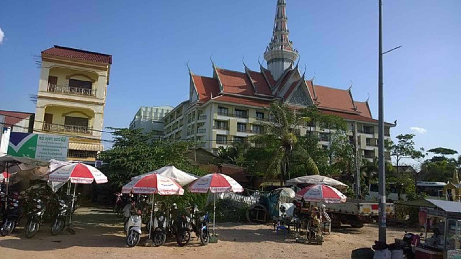 The 13 Friendliest Cities in the World (and How Much They Cost to Visit) 5 Friendliest Cities in the World (and How Much They Cost to Visit)