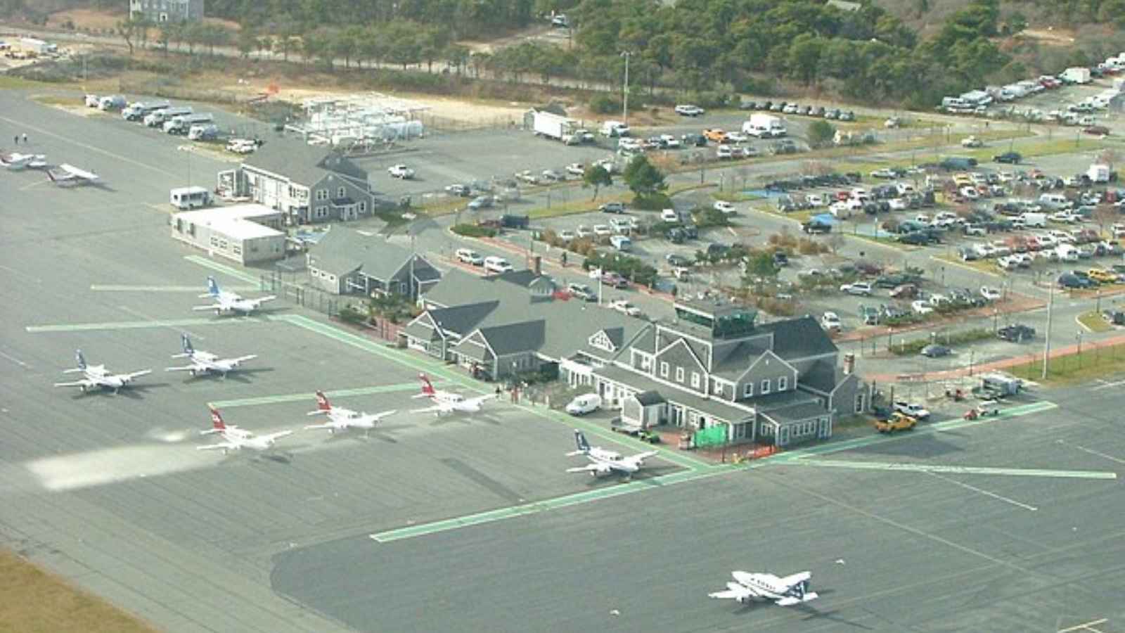 15 Best Tiny Airports in The United States That Prove Size Doesn't Matter 13 Best Tiny Airports in The United States That Prove Size Doesn't Matter