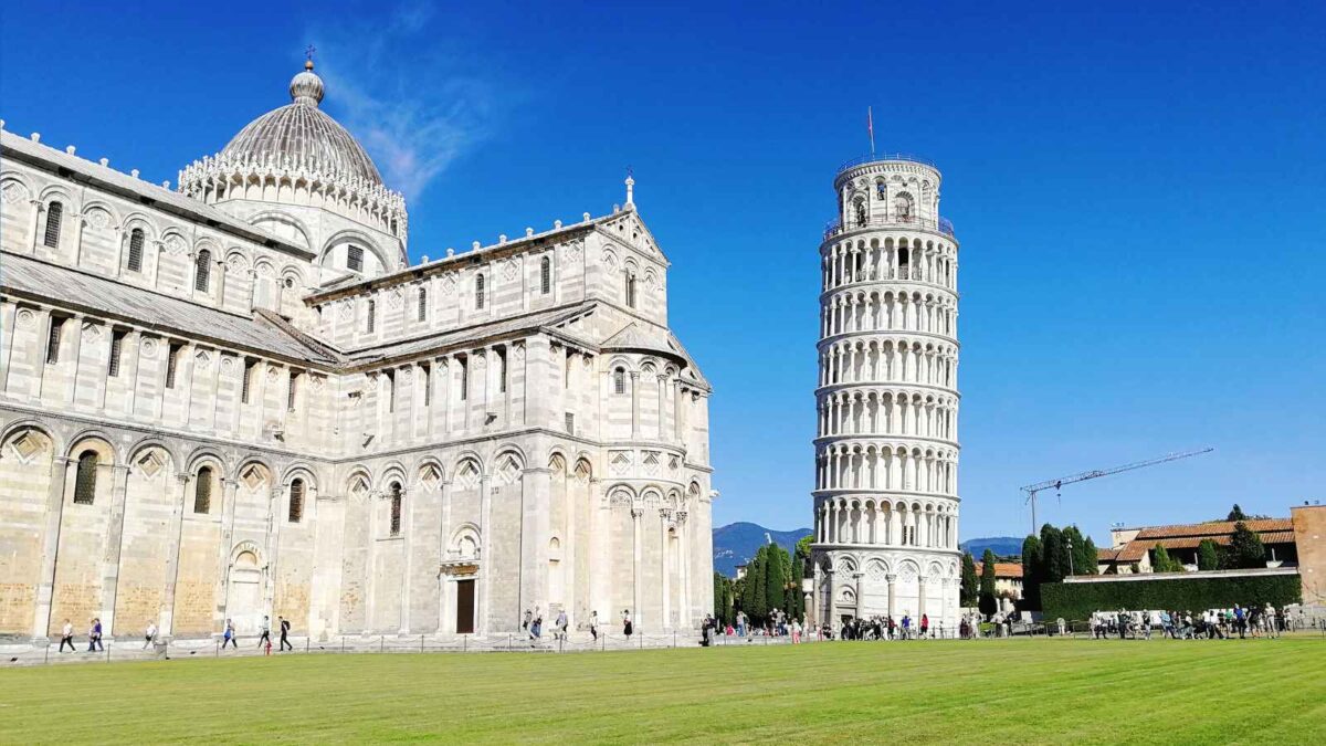 10 Worst Tourist Traps in the World According to the Internet