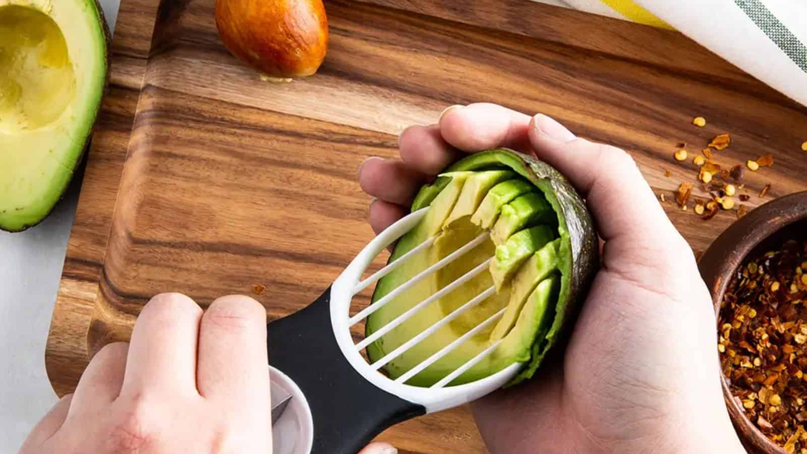 12 Items In The Kitchen That You Should Get Rid Of ASAP