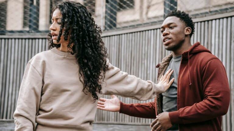 15 Life-Saving Tips for Dealing With a Narcissist You Wish You Knew Sooner