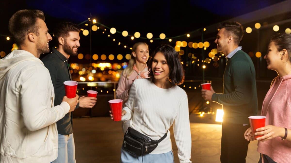 10 Cities With The Most Bars in the USA 11 people drinking in the bar