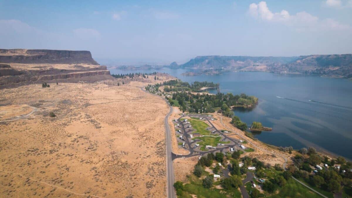The overview of the Steamboat rock.