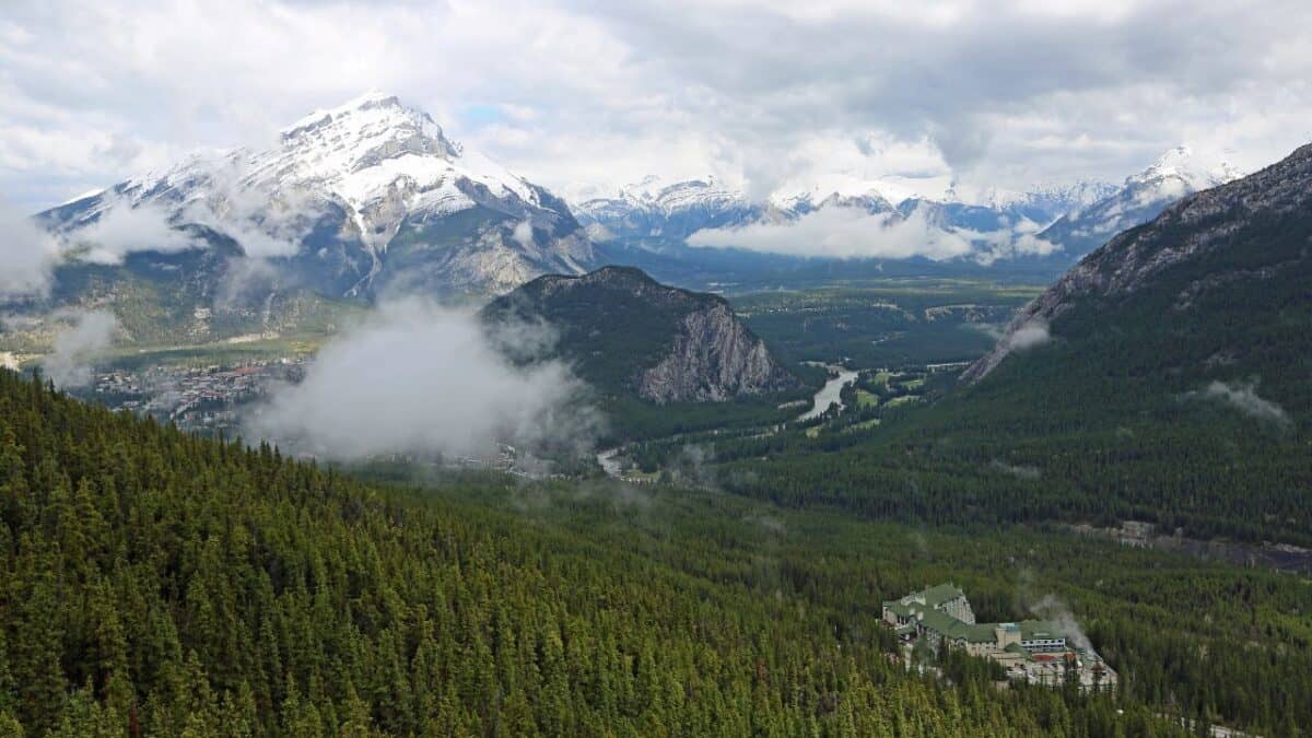 23 Reasons We Love Banff In The Winter 20 Banff hot springs